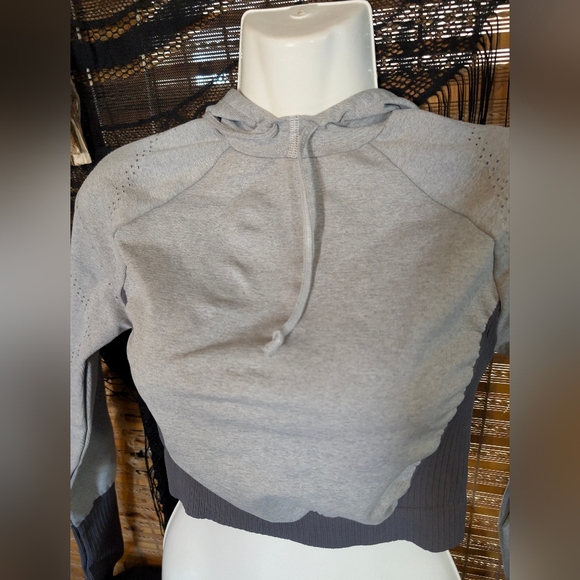 Gray Lightweight Pullover with Subtle Ribbing - Picture 5 of 17